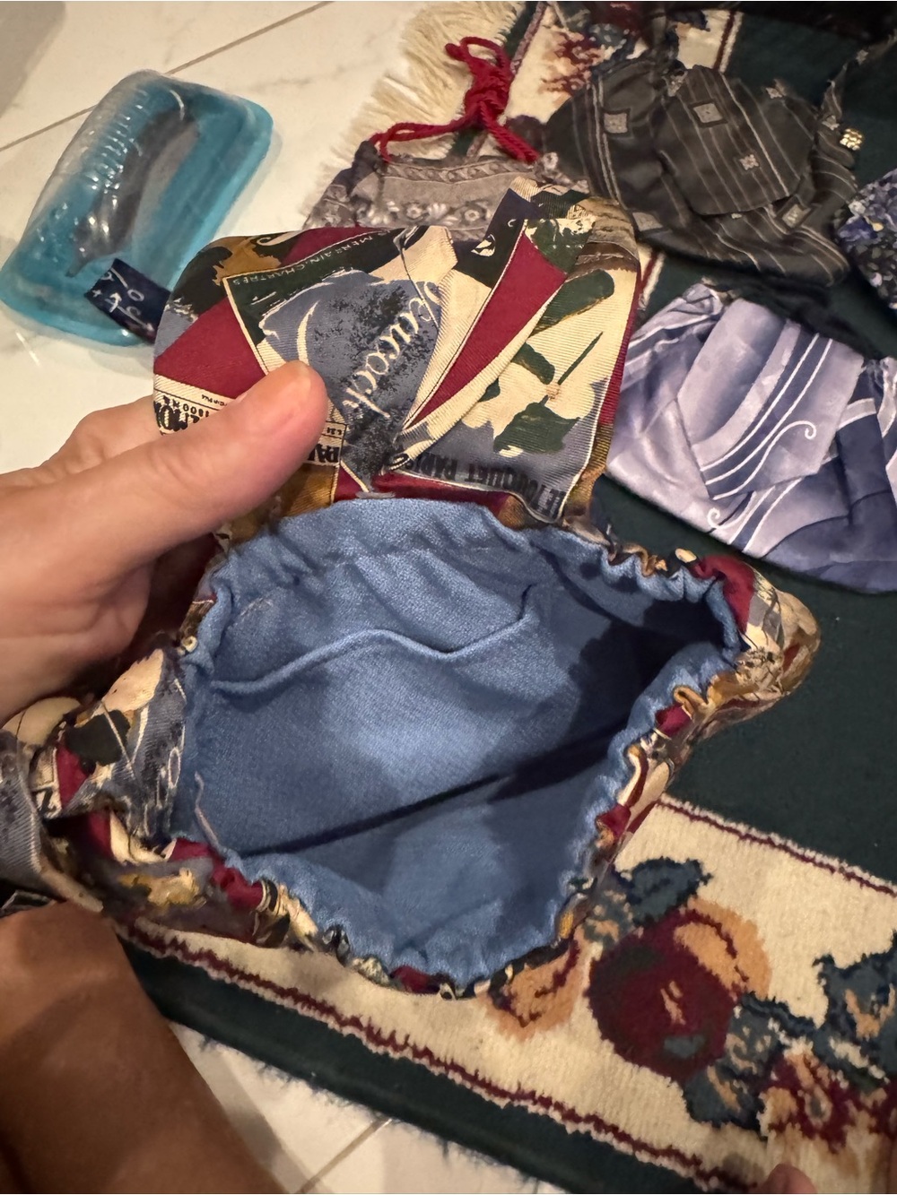 Drawstring Wristlet Pouch - Assorted Multicolor 8$ each - Picture 3 of 16